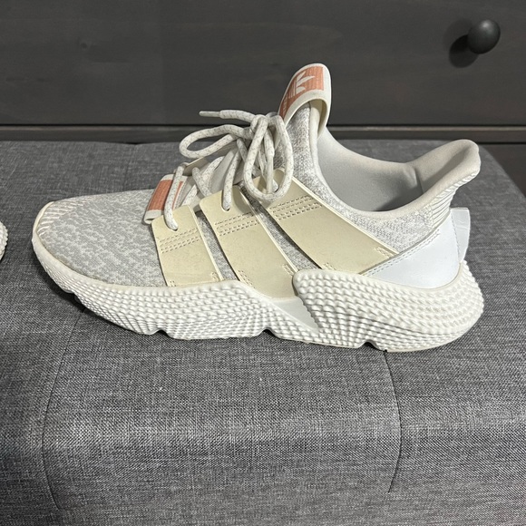 Adidas sneaker size 8.5 men - Picture 1 of 6